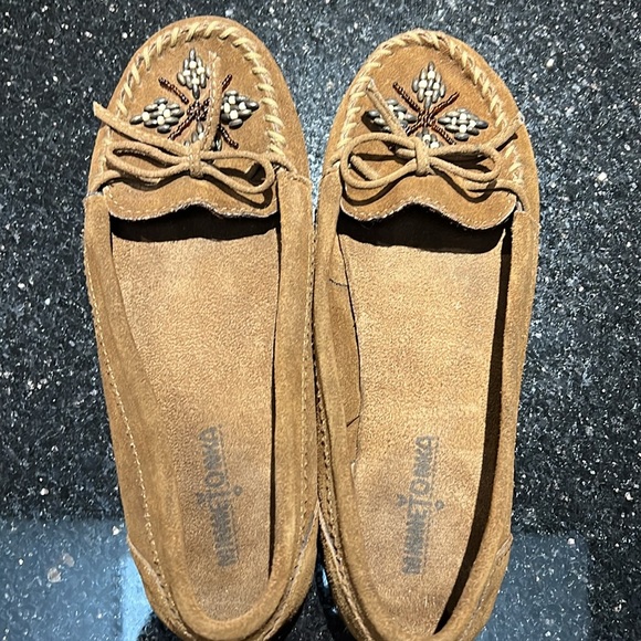 Ladies Minnetonka Mocassins - Picture 5 of 5